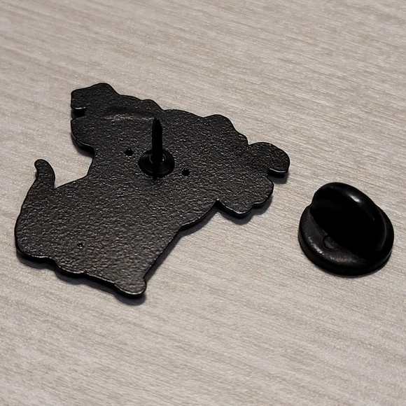 101 Dalmatians Cerberus Enamel Pin - Picture 5 of 9